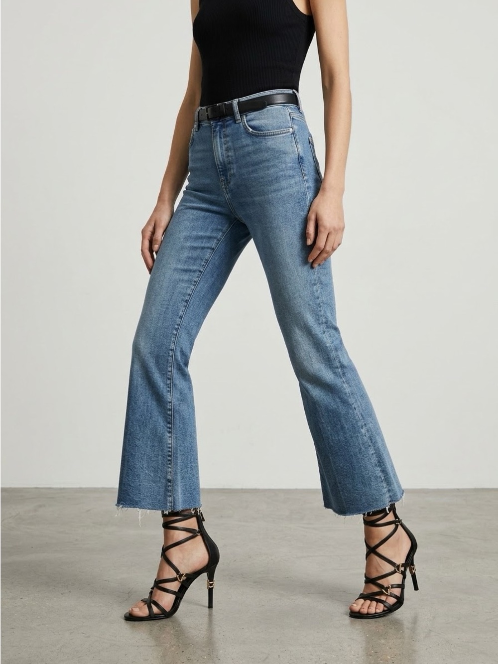 Anthropologie m.i.h Lou Jean High Rise Cropped Bell 29